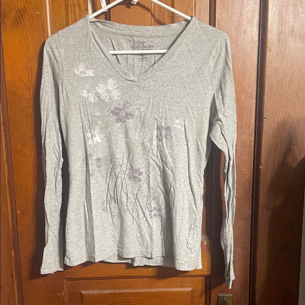 Faded Glory Gray Floral V-Neck Blouse
